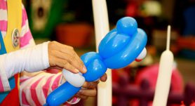 Magic,Balloon,In,Balloon,Artists's,Hand